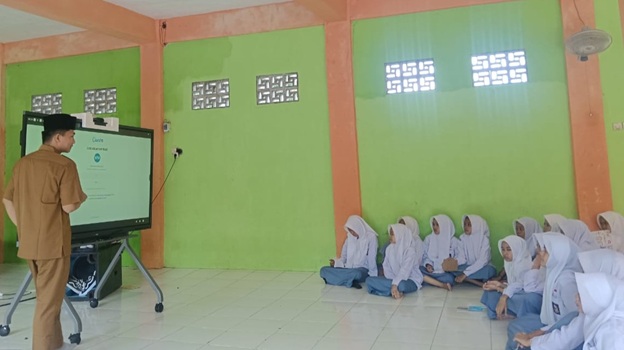 Pemanfaatan Interactive Flat Panel Ditingkatkan, Pembelajaran Semester 2 Kian Interaktif dan Bermakna